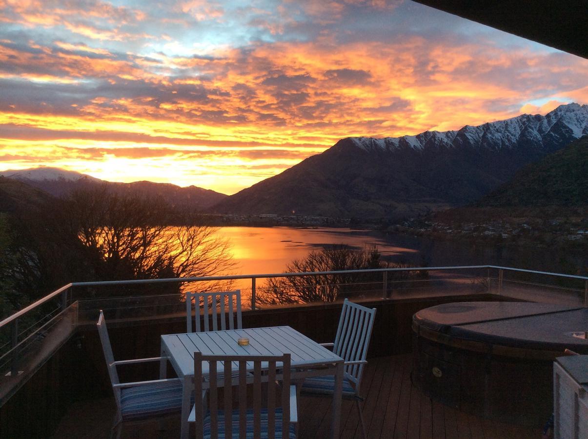 Breakfast At Tiffanys Bed & Breakfast Queenstown Exterior photo